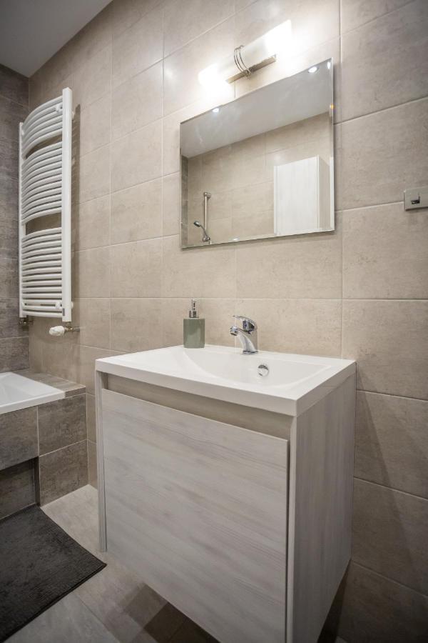 Resinest Apartamenty Kaczorowskiego 7 Białystok Exteriör bild